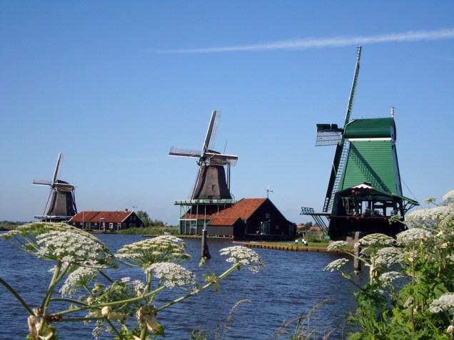 Os moinhos de Zaanse Schans, atração principal da pequena vila nos arredores de Amsterdã