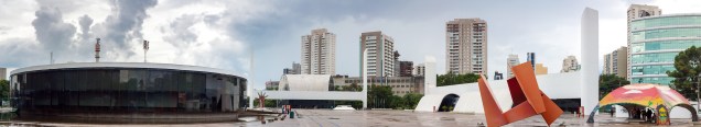 <strong>3. <a href="https://viajeaqui.abril.com.br/estabelecimentos/br-sp-sao-paulo-atracao-memorial-da-america-latina" rel="Memorial da América Latina:" target="_blank">Memorial da América Latina</a></strong>Projetado por Oscar Niemeyer, acolhe diversas manifestações artísticas, de dança a cinema