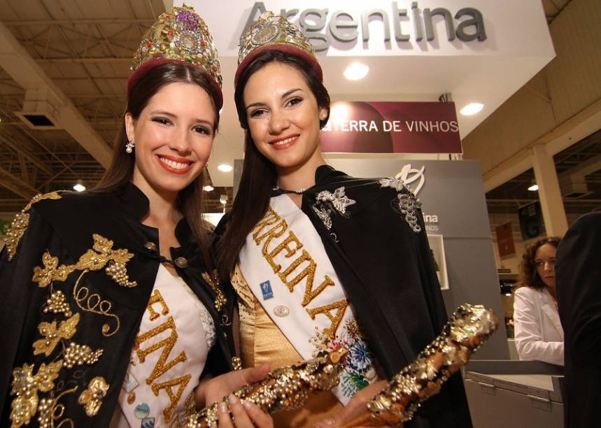 Vinhos e misses no espaço reservado à Argentina