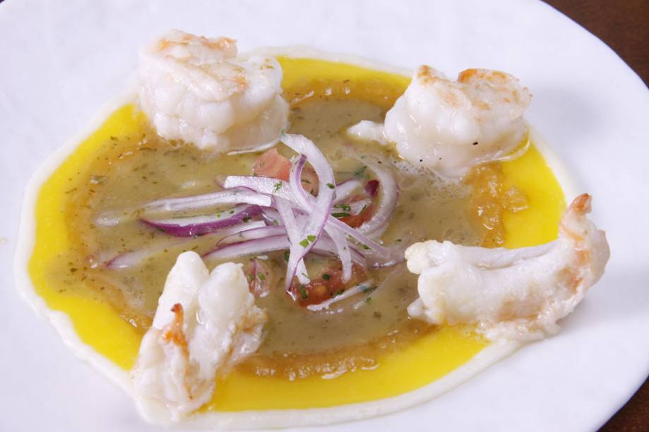 Ceviche de camarão de água doce e laranja da terra, criação dos chefs do Soeta