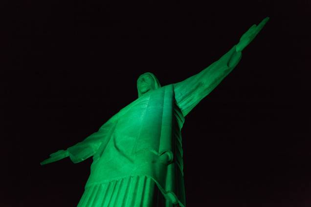 <strong>Rio de Janeiro </strong><strong>—</strong><strong> Cristo Redentor</strong>O monumento ícone do Rio de Janeiro é iluminado desde 2013, quando o <em>Greening </em>chegou ao Brasil