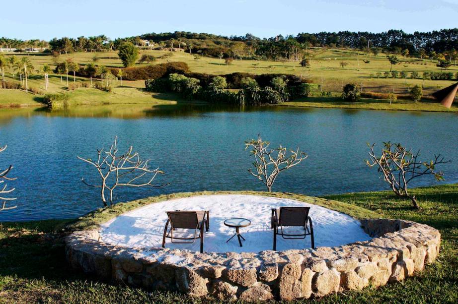 Praia em miniatura do Lake Villas Charm Hotel, em Amparo - SP