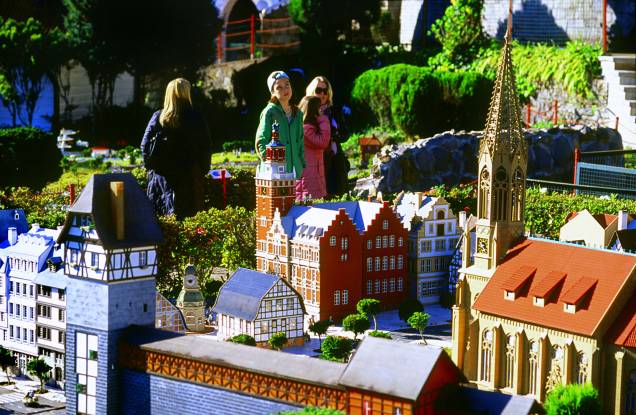 Criada a partir de uma casa de bonecas que Otto Höppner construiu para sua neta,o Mini Mundo, em Gramado (RS) tem cerca de 164 obras
