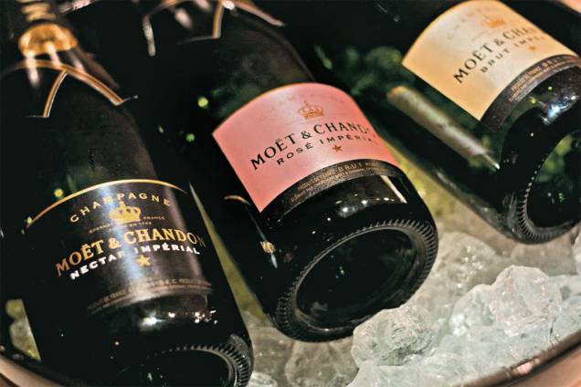 <strong>JOIA LÍQUIDA</strong> Nas caves de champanhe entre Reims e Épernay é possível degustar o Moët & Chandon, o espumante mais cobiçado do mundo <strong>JOIA LÍQUIDA</strong> Nas caves de champanhe entre Reims e Épernay é possível degustar o Moët & Chandon, o espumante mais cobiçado do mundo