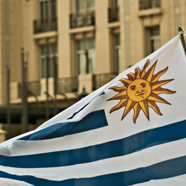 A bandeira uruguaia do sol sorridente