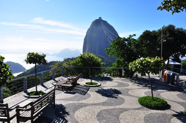 Morro da Urca, primeiro estágio do bondinho do Pão de Açúcar, no Rio de Janeiro; para chegar ali, você pode fazer uma trilha de 30 minutos a partir da Praia Vermelha. Custa R$ 53 (ida e volta para os dois estágios)