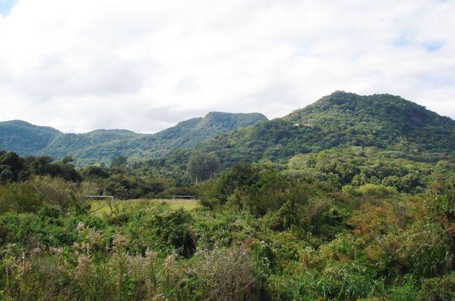 No Morro do Platô, nas proximidades de Santa Maria (RS), há trilhas para caminhada