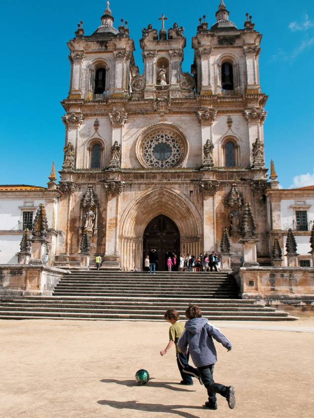 Paixão medieval: o <strong>Mosteiro de Santa Maria</strong>, em Alcobaça, onde o amor de Inês de Castro e do então príncipe Pedro virou eterno