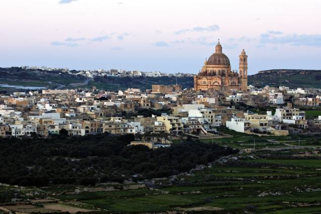 Vista geral de Gozo, ao norte de Malta