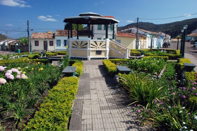 O coreto da praça de Mucugê faz parte do cenário do pequeno centro histórico da cidade