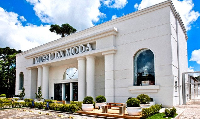 <strong><a href="https://viajeaqui.abril.com.br/estabelecimentos/br-rs-canela-atracao-museu-da-moda" rel="Museu da Moda, em Canela " target="_self">Museu da Moda, em Canela </a></strong>            São cerca de 150 vestimentas contando a história de 4 mil anos da moda feminina, com destaque para as réplicas da Princesa Diana.