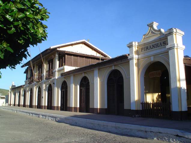 Na cidade de Piranhas, Alagoas, há o Museu do Sertão, que exibe peças dos costumes da população ribeirinha, iconografia do cangaço e algumas peças ligadas à Ferrovia Paulo Afonso e navegação a vapor