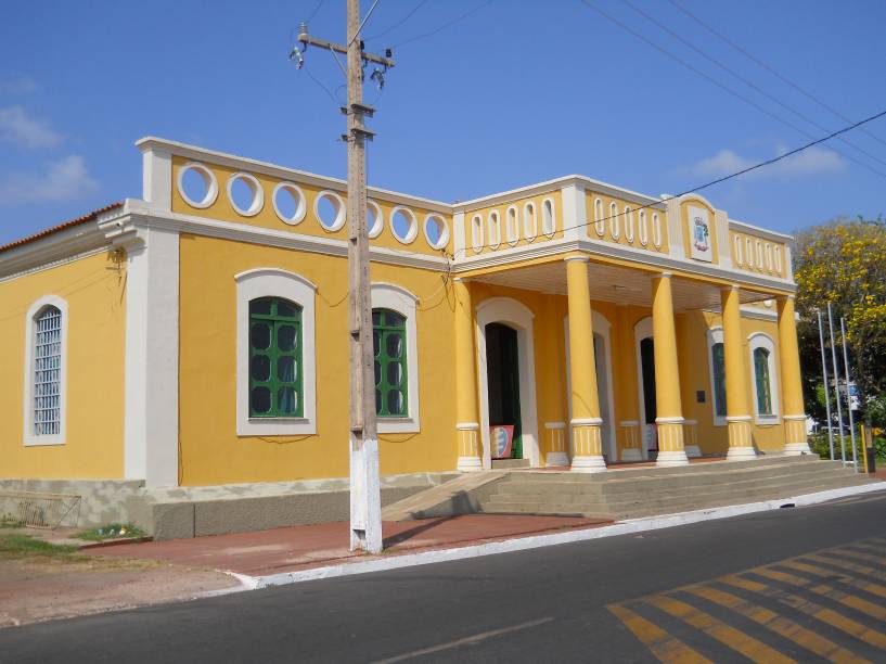 Fachada do Museu João Fona, em <a href="http://viajeaqui.abril.com.br/cidades/br-pa-santarem" rel="Santarém (PA)" target="_blank">Santarém (PA)</a>; ali são exibidas peças importantes da cerâmica tapajônica