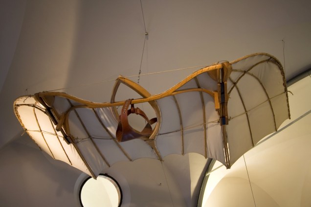 Modelo de planador elaborado por Leonardo no Museu de Ciência e Tecnologia de Milão