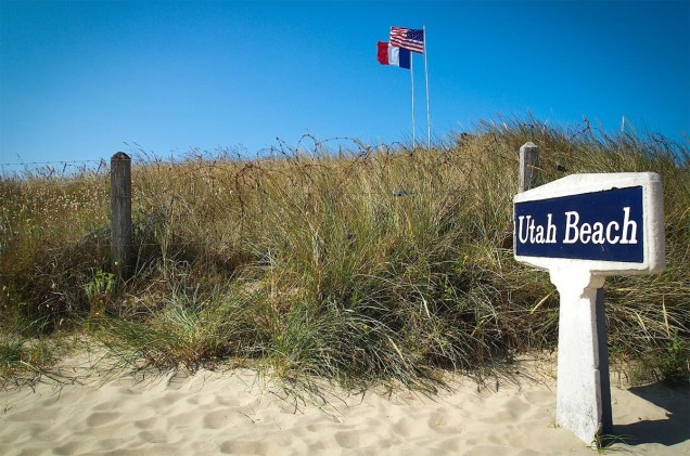 Hoje, a Praia de Utah exibe as bandeiras norte-americana e francesa, em uma referência à invasão dos soldados dos Estados Unidos no Dia D