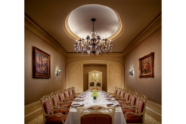 Sala privativa do restaurante Fantino, localizado no Hotel Ritz-Carlton em Cancún, México
