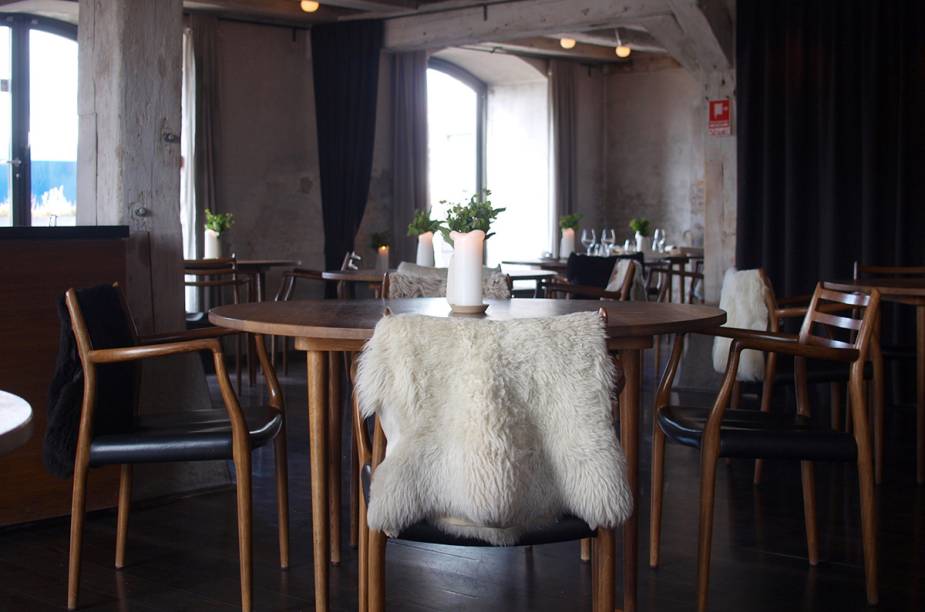 <strong>1º Noma – <a href="https://viajeaqui.abril.com.br/cidades/dinamarca-copenhague" rel="Copenhague " target="_blank">Copenhague </a></strong> Os distraídos que passam pela discreta (porém charmosa) fachada do Noma, em Copenhague, mal imaginam que estão na frente do melhor restaurante do mundo, segundo a Restaurant. Chefiado pelo dinamarquês René Redzepi, o nórdico já foi eleito o melhor do mundo 4 vezes: em 2010, 2011, 2012 e agora em 2014. <strong>1º Noma – <a href="https://viajeaqui.abril.com.br/cidades/dinamarca-copenhague" rel="Copenhague " target="_blank">Copenhague </a></strong> Os distraídos que passam pela discreta (porém charmosa) fachada do Noma, em Copenhague, mal imaginam que estão na frente do melhor restaurante do mundo, segundo a Restaurant. Chefiado pelo dinamarquês René Redzepi, o nórdico já foi eleito o melhor do mundo 4 vezes: em 2010, 2011, 2012 e agora em 2014.