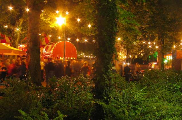 <strong>Noorderzon, Groningen </strong>        O festival ocorre no parque público da cidade Noorderplantsoen.