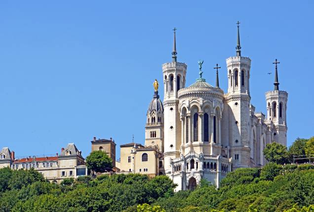 A Notre Dame de Fourvière é uma das igrejas mais bonitas que você irá visitar na <a href="http://viajeaqui.abril.com.br/materias/franca-paris-lyon-avignon" rel="França" target="_blank">França</a>
