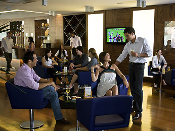 Bar 365 do <strong>Novotel Morumbi</strong>, localizado em <a href="https://viajeaqui.abril.com.br/cidades/br-sp-sao-paulo" rel="São Paulo" target="_blank">São Paulo</a>, <a href="https://viajeaqui.abril.com.br/estados/br-sao-paulo" rel="São Paulo" target="_blank">São Paulo</a>