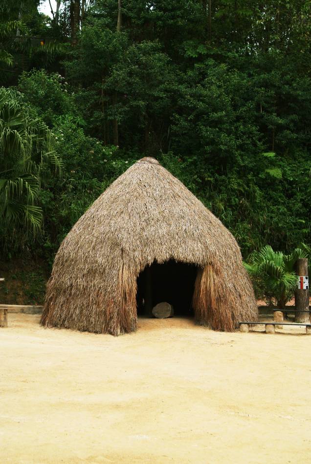 <strong><a href="http://viajeaqui.abril.com.br/paises/brasil" rel="Brasil" target="_blank">Brasil</a>: ocas</strong>O Brasil tem mais de 500 anos nas costas, mas muito da nossa arquitetura foi herdada das várias diferentes culturas que modelaram a nossa própria. Um exemplar autêntico do país só poderia vir da tradição indígena, que é ancestral na nossa terra. Graças às florestas e ao clima tropical, essa população precisou achar uma solução para ter casas arejadas com os materiais a disposição: taquaras, folhas, palha e troncos de árvores <strong><a href="http://viajeaqui.abril.com.br/paises/brasil" rel="Brasil" target="_blank">Brasil</a>: ocas</strong>O Brasil tem mais de 500 anos nas costas, mas muito da nossa arquitetura foi herdada das várias diferentes culturas que modelaram a nossa própria. Um exemplar autêntico do país só poderia vir da tradição indígena, que é ancestral na nossa terra. Graças às florestas e ao clima tropical, essa população precisou achar uma solução para ter casas arejadas com os materiais a disposição: taquaras, folhas, palha e troncos de árvores