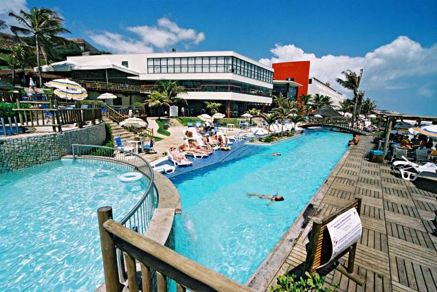 <strong>OCEAN PALACE </strong> As sete noites em <a href="https://viajeaqui.abril.com.br/cidades/br-rn-natal" rel="Natal">Natal</a> são no <a href="https://viajeaqui.abril.com.br/estabelecimentos/br-rn-natal-hospedagem-ocean-palace-beach-resort-bungalows" rel="Ocean Palace">Ocean Palace</a>, dotado de parque aquático com oito piscinas, três hidros e piscina de correnteza. A área de lazer conta ainda com cinema, sauna e academia de pilates. <strong>Quando:</strong> Em 30 de março <strong>Quem leva:</strong> A <a href="https://visualturismo.com.br/" rel="Visual">Visual</a> (11 3235- 2000) <strong>Quanto:</strong> R$ 2 006 - <a href="https://www.oceanpalace.com.br/" rel="oceanpalace.com. br" target="_blank">oceanpalace.com. br</a> <strong>OCEAN PALACE </strong> As sete noites em <a href="https://viajeaqui.abril.com.br/cidades/br-rn-natal" rel="Natal">Natal</a> são no <a href="https://viajeaqui.abril.com.br/estabelecimentos/br-rn-natal-hospedagem-ocean-palace-beach-resort-bungalows" rel="Ocean Palace">Ocean Palace</a>, dotado de parque aquático com oito piscinas, três hidros e piscina de correnteza. A área de lazer conta ainda com cinema, sauna e academia de pilates. <strong>Quando:</strong> Em 30 de março <strong>Quem leva:</strong> A <a href="https://visualturismo.com.br/" rel="Visual">Visual</a> (11 3235- 2000) <strong>Quanto:</strong> R$ 2 006 - <a href="https://www.oceanpalace.com.br/" rel="oceanpalace.com. br" target="_blank">oceanpalace.com. br</a>