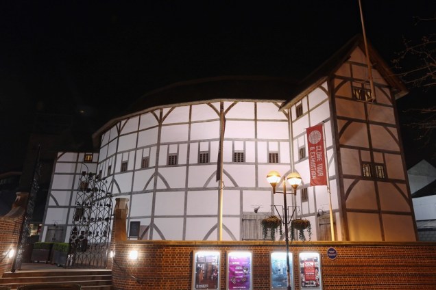 Reconstrução do antigo teatro de William Shakespeare, o The Globe, às margens do Tâmisa, em Londres Reconstrução do antigo teatro de William Shakespeare, o The Globe, às margens do Tâmisa, em Londres