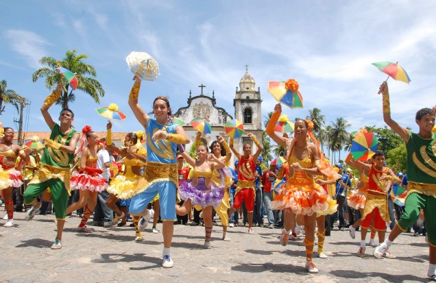 Com apresentações de frevo e maracatu, entre outros ritmos regionais, o Carnaval é o maior evento de Olinda. Mas a cidade reserva ótimas atrações durante o ano todo Com apresentações de frevo e maracatu, entre outros ritmos regionais, o Carnaval é o maior evento de Olinda. Mas a cidade reserva ótimas atrações durante o ano todo