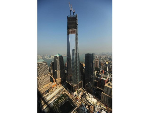 O One World Trade Center está em construção junto ao terreno do <em>ground zero</em>, outrora ocupado pelas Torres Gêmeas. Quando pronto -- a estimativa é que esteja concluído no final de 2013 -- o edifício terá 546 metros até o topo de sua antena. Em seu atual estágio, já é mais alto que o <a href="https://viajeaqui.abril.com.br/estabelecimentos/estados-unidos-nova-york-atracao-empire-state-building" rel="Empire State Building" target="_blank">Empire State Building</a>