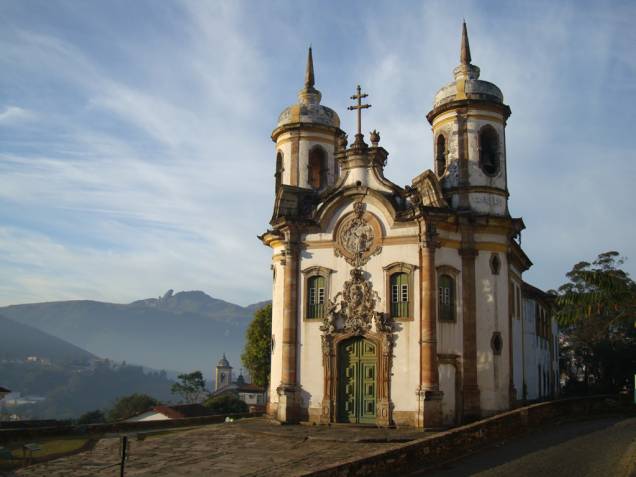 Projetada por Aleijadinho, a Igreja de São Francisco de Assis está entre as atrações imperdíveis de Ouro Preto