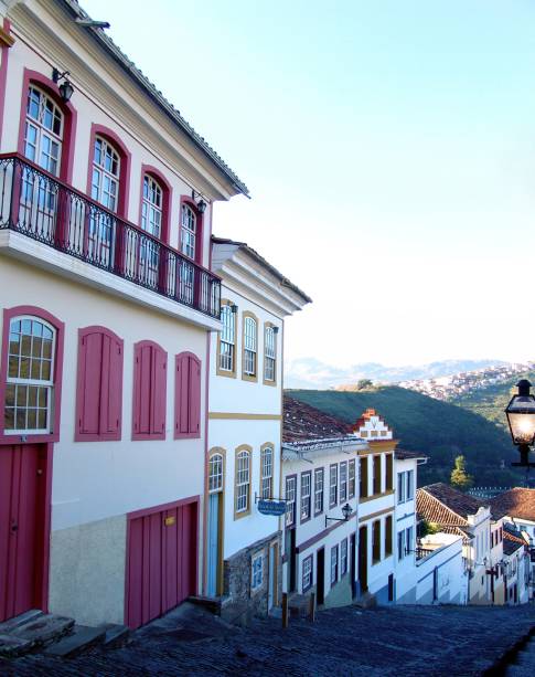 Rua do Centro Histórico da cidade; fundada no fim do século 17, Ouro Preto viveu um período de glória durante o Ciclo do Ouro em Minas Gerais