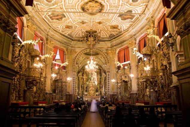 A igreja é um dos grandes exemplares de arte barroca no Brasil
