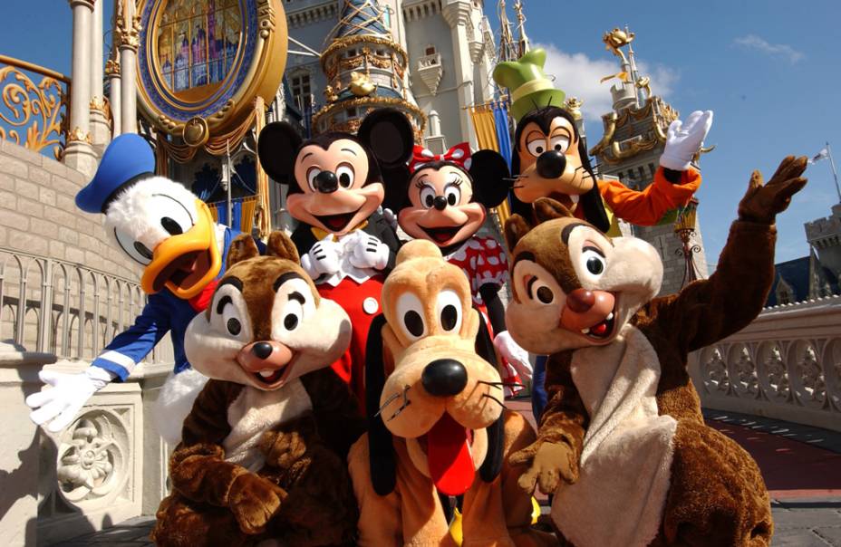 Personagens da Disney no Parque Magic Kingdom, o mais antigo do complexo, inaugurado em 1971