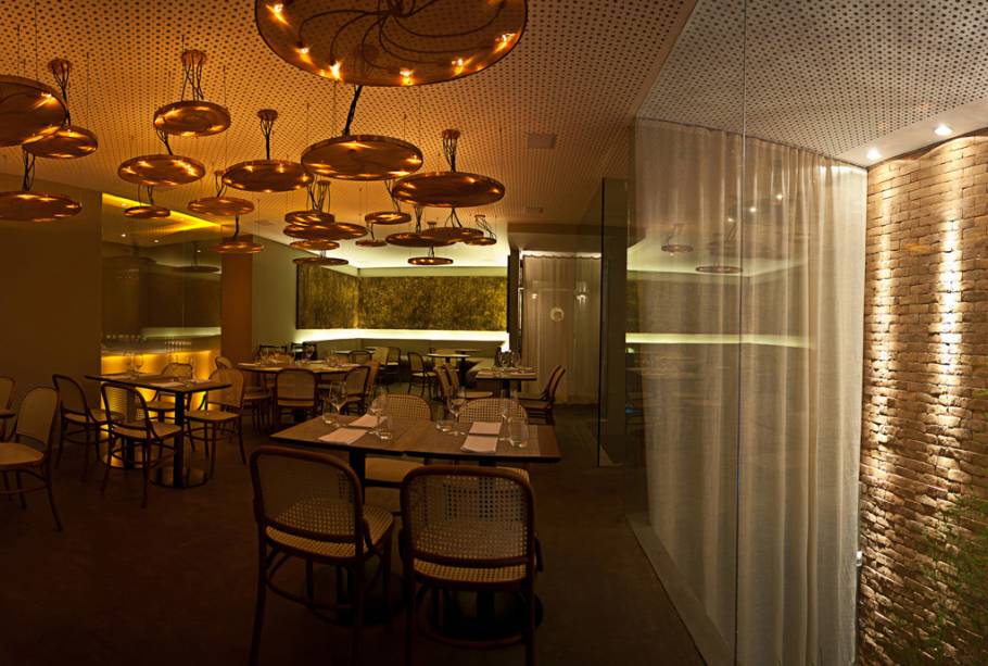 Ambiente do segundo salão do restaurante <a href="http://viajeaqui.abril.com.br/estabelecimentos/br-rj-rio-de-janeiro-restaurante-oro" rel="Oro">Oro</a>, no <a href="http://viajeaqui.abril.com.br/cidades/br-rj-rio-de-janeiro" rel="Rio de Janeiro">Rio de Janeiro</a>