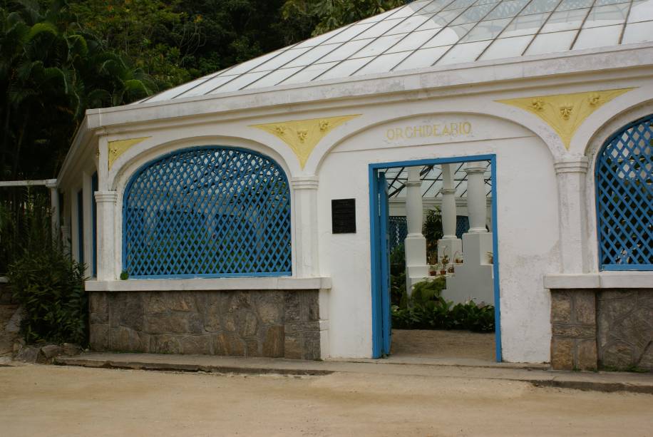 O Orquidário do Jardim Botânico, em formato octogonal, abriga espécies brasileiras, exóticas e híbridos de orquídeas
