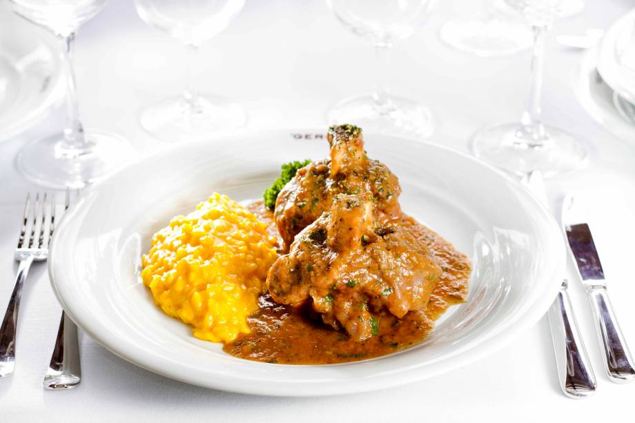 Ossobuco de vitela com risoto de açafrão do restaurante Gero, na Barra da Tijuca, Rio de Janeiro