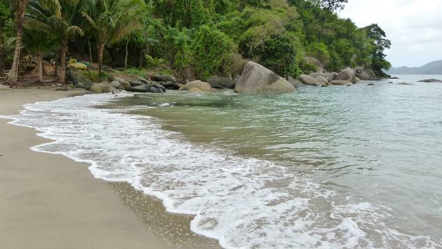 A Praia de Castelhanos, num dia de calmaria - o local, considerado um dos mais belos da cidade, é ideal para a prática de surfe A Praia de Castelhanos, num dia de calmaria - o local, considerado um dos mais belos da cidade, é ideal para a prática de surfe
