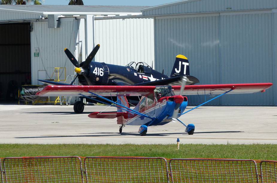 Pequeno e potente, o 8KCAB Super Decathlon foi uma das estrelas do show aéreo