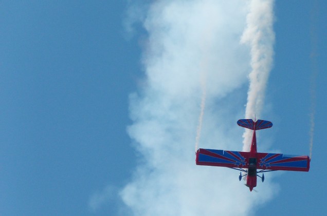 Os shows aéreos dos Estados Unidos levam o termo "esquadrilha da fumaça" para outro patamar