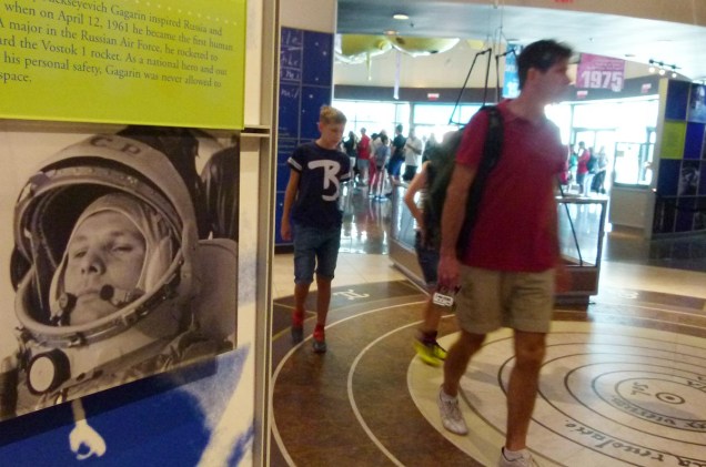 O astronauta russo Yuri Gagarin também é mencionado no Kennedy Space Center