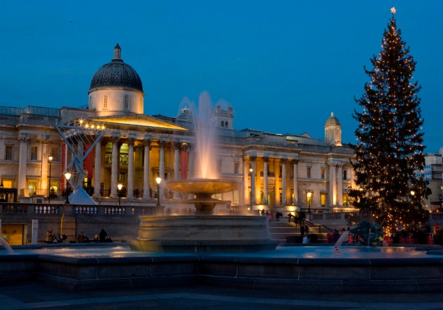 Fachada da National Gallery a partir da Trafalgar Square