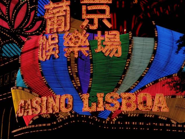 Macau, um antigo território português no sul da China, hoje é um dos maiores mercados globais dos jogos de azar. Suas dezenas de cassinos faturam tanto quanto seus equivalentes de Las Vegas, com a vantagem de possuir uma lucratividade muito maior