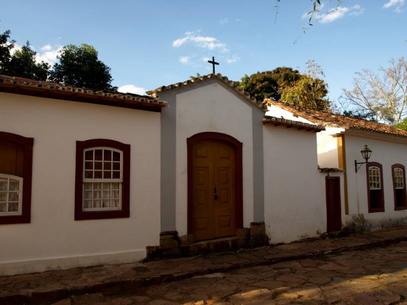 Procissões da via sacra são comuns em boa parte das cidades históricas brasileiras, tradição vinda de nossas raízes católicas. Em Tiradentes, Minas Gerais, as capelas das estações praticamente confundem-se com o bem preservado casario