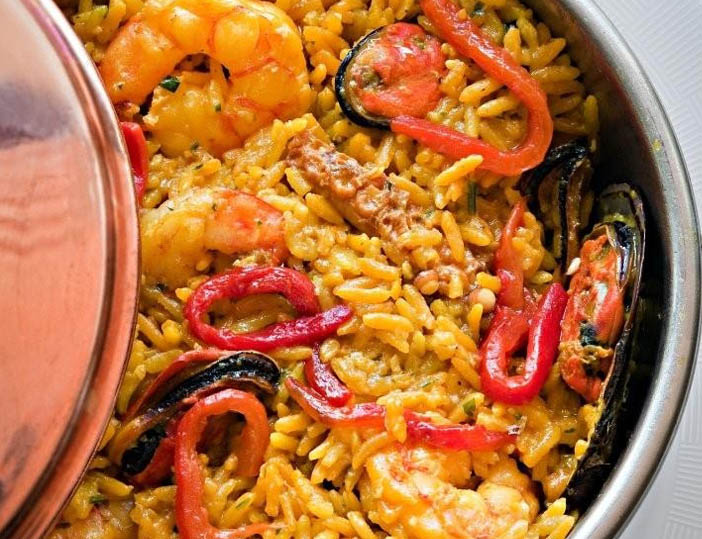 Paella de frutos do mar do restaurante Antiquarius Grill, no Rio de Janeiro