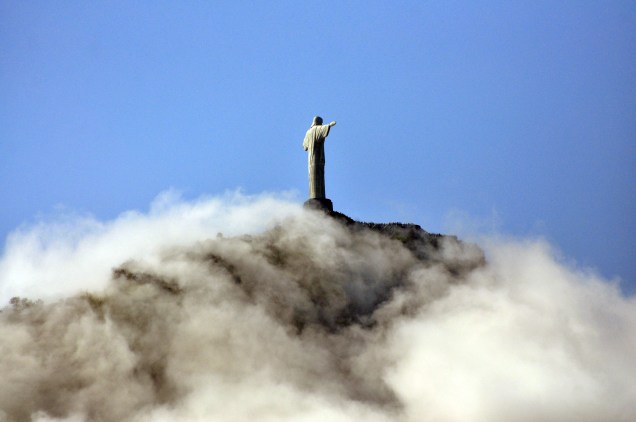 Para visitar o Cristo Redentor escolha um dia limpo: uma simples neblina pode tirar toda a graça do passeio 