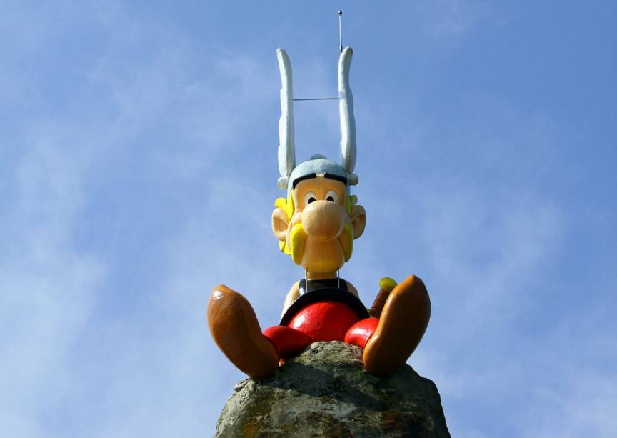 <strong>Asterix (Uderzo e Goscinny), França</strong>O <a href="http://viajeaqui.abril.com.br/estabelecimentos/franca-arredores-de-paris-atracao-parque-asterix" rel="Parc Asterix">Parc Asterix</a> é uma espécie de contraposição à <a href="http://viajeaqui.abril.com.br/estabelecimentos/franca-arredores-de-paris-atracao-disney-de-paris" rel="Disney de Paris">Disney de Paris</a>. Um bom passeio para os fãs de Uderzo e Goscinny