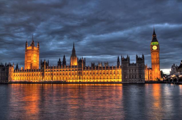 A região de <strong>Westminster e St. James’s </strong>concentra mais turistas por metro quadrado de Londres e é um must-see para qualquer iniciante na cidade. A começar pelo prédio do <a href="http://viajeaqui.abril.com.br/estabelecimentos/reino-unido-londres-atracao-houses-of-parliament" rel="Parlamento " target="_blank"><strong>Parlamento </strong></a>e pelo<strong> Big Ben </strong>(não há visitas)