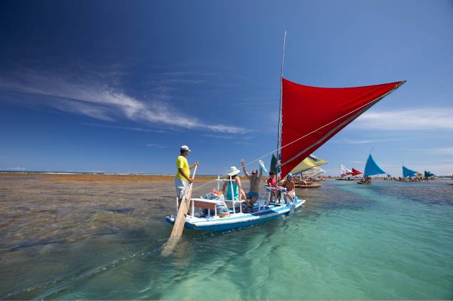Concorrente ao prêmio de Melhor Praia da 12ª edição do Prêmio O Melhor de Viagem e Turismo, <a href="https://viajeaqui.abril.com.br/cidades/br-pe-porto-de-galinhas" rel="Porto de Galinhas"><strong>Porto de Galinhas</strong></a> tem passeios de jangada em piscinas naturais Concorrente ao prêmio de Melhor Praia da 12ª edição do Prêmio O Melhor de Viagem e Turismo, <a href="https://viajeaqui.abril.com.br/cidades/br-pe-porto-de-galinhas" rel="Porto de Galinhas"><strong>Porto de Galinhas</strong></a> tem passeios de jangada em piscinas naturais