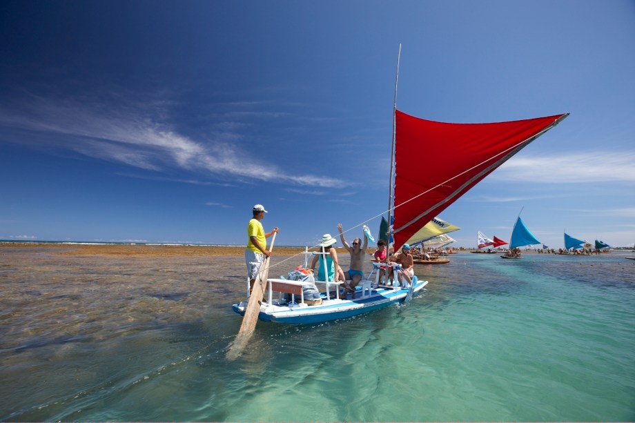 Concorrente ao prêmio de Melhor Praia da 12ª edição do Prêmio O Melhor de Viagem e Turismo, <a href="https://viajeaqui.abril.com.br/cidades/br-pe-porto-de-galinhas" rel="Porto de Galinhas"><strong>Porto de Galinhas</strong></a> tem passeios de jangada em piscinas naturais