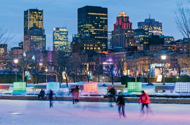 Rinque de patinação montado no Centro de Montreal